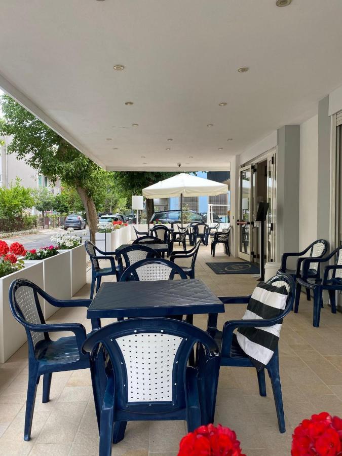 Hotel Silver Rimini Exterior foto