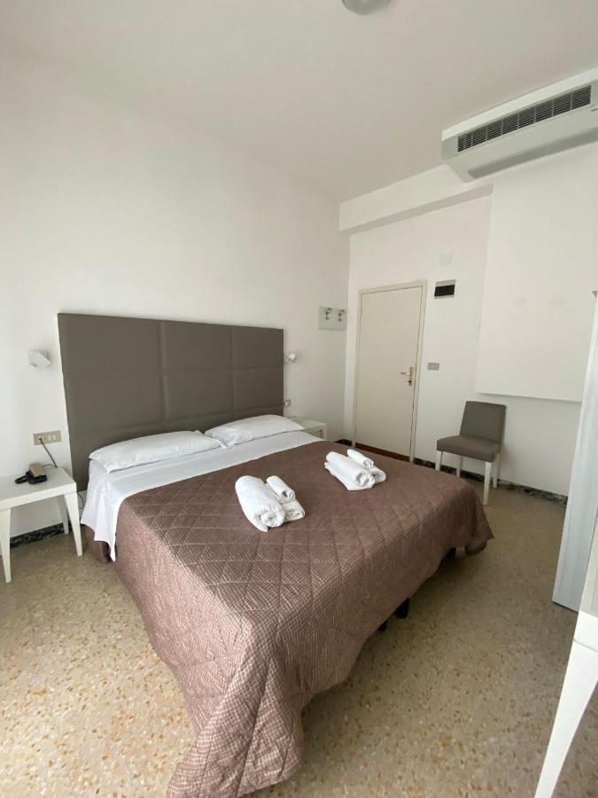 Hotel Silver Rimini Exterior foto